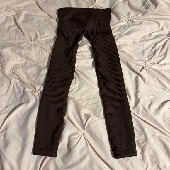 Buffbunny Collection Waterfall Seamless Legging in Truffle - Picture 3 of 9